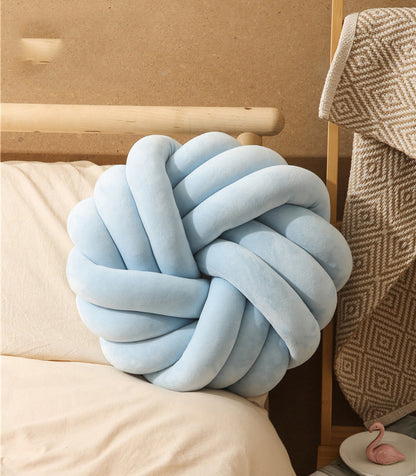 Creative Knotted Pillows