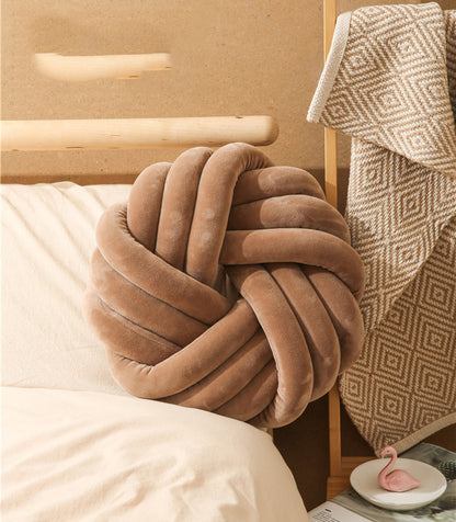 Creative Knotted Pillows