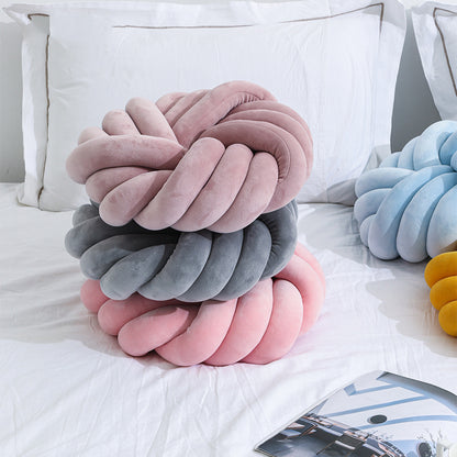 Creative Knotted Pillows