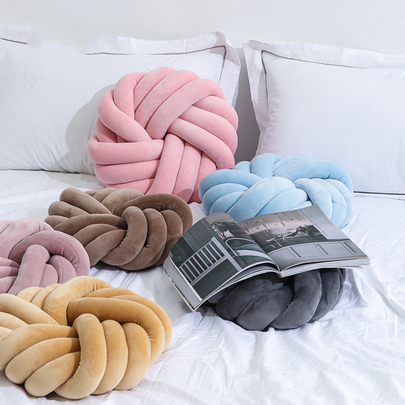 Creative Knotted Pillows